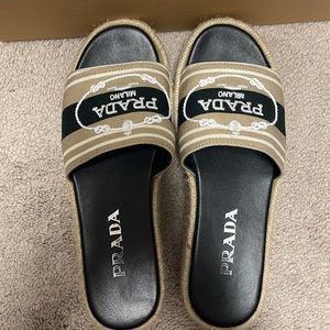 Prada flats in amazing condition!